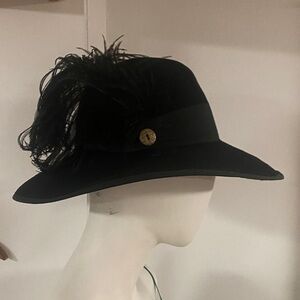 Street Smart Elegant Black Feathered Women's Hat